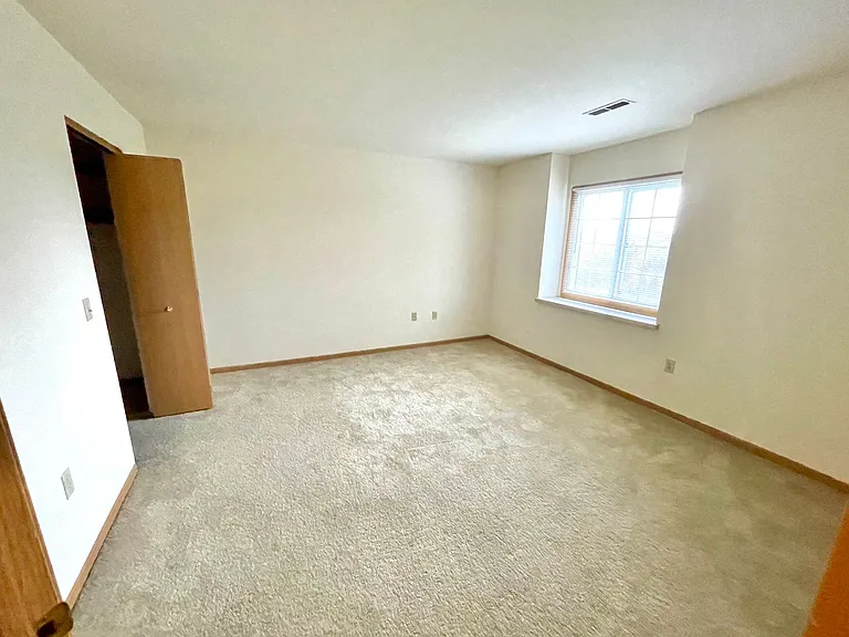 Stone Creek Apartments — Photo 15