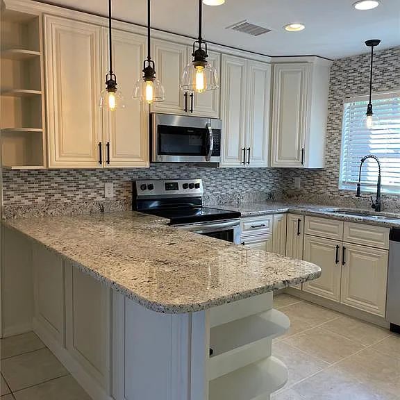 1424 Chesterfield Dr — Photo 5