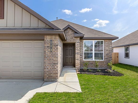 2nd image of 113 Laurel Oak Dr