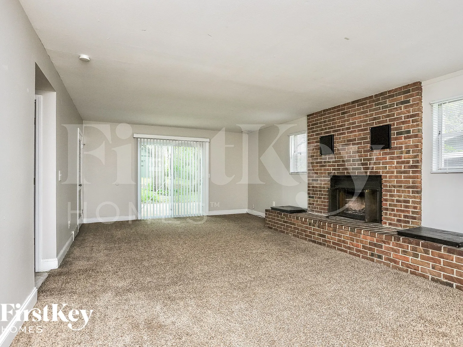 4 bed, 2.5 bath, 1349 sqft, $1,840 — Photo 3