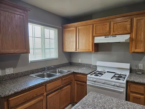 2785 Central Park Dr #A-c, Wasco, CA 93280