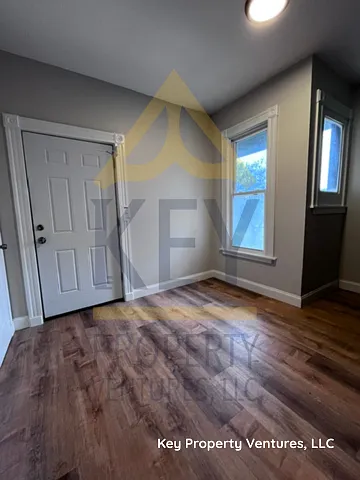1016 Lake Avenue - 2 — Photo 2