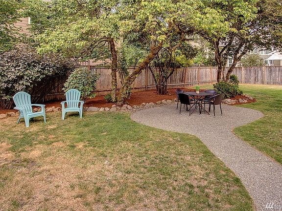 3rd image of 2056 153rd Ave SE