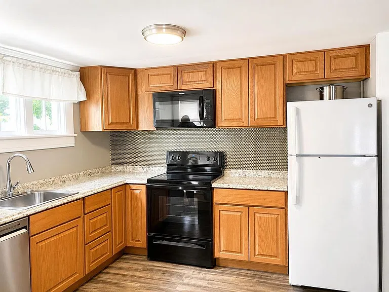 60 Washington St #2 — Photo 5