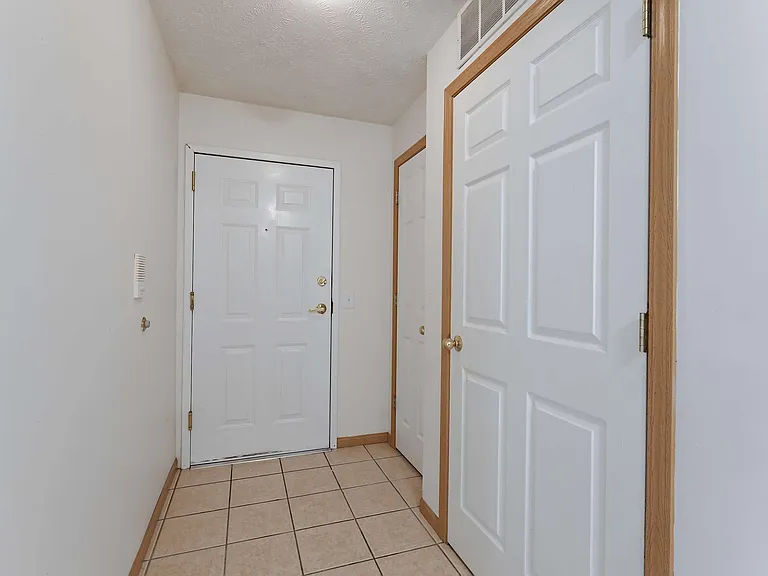 Park Ridge Apartments — Photo 35