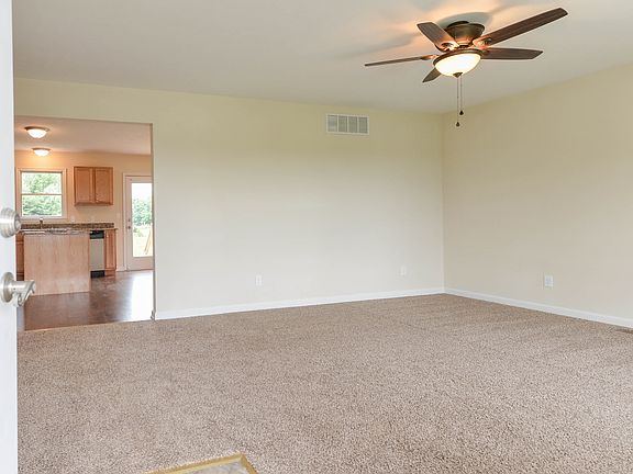 New carpet, fresh paint throughout