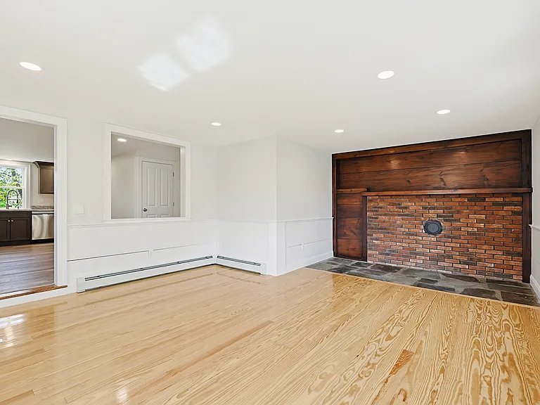 251 Lake St #1 — Photo 12