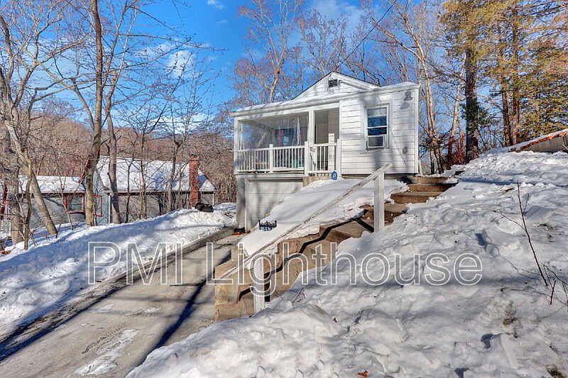 1st image of 117 Upton Dr