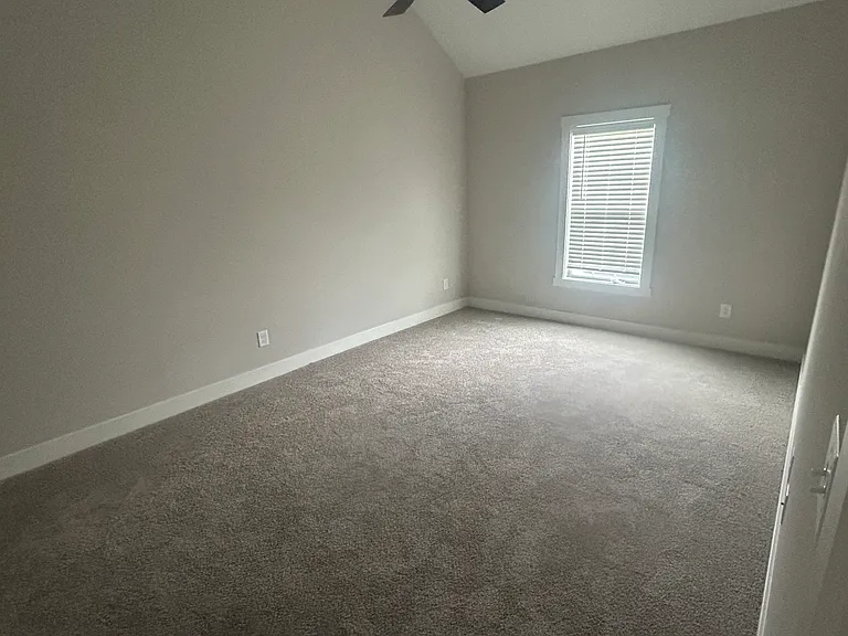 630 Casey Dr — Photo 17