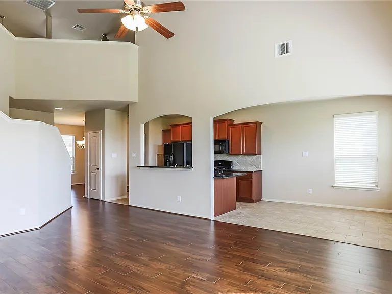 3443 Arrowhead Bay Ln — Photo 2