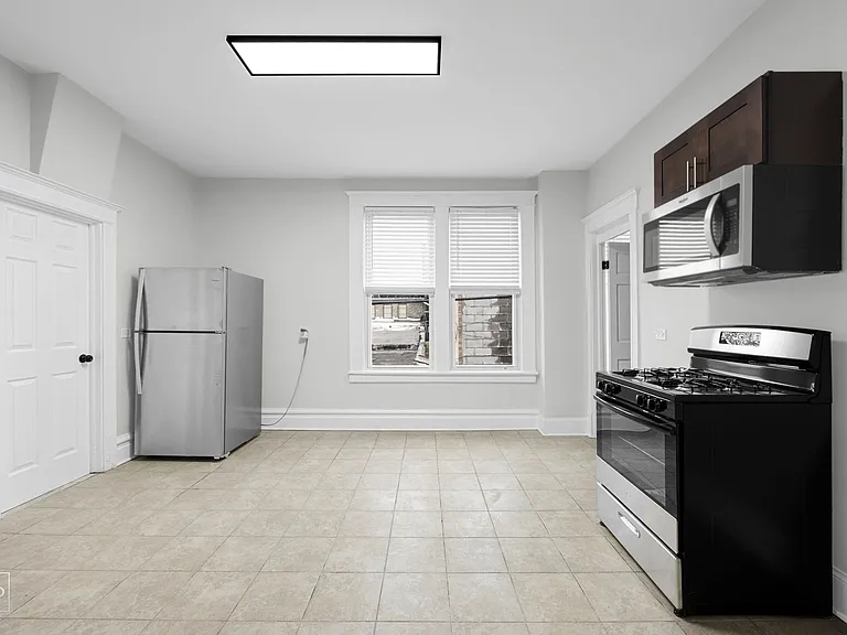 2542 S Trumbull — Photo 10