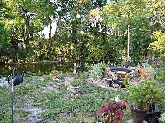 5th image of 6812 Spencer Cir