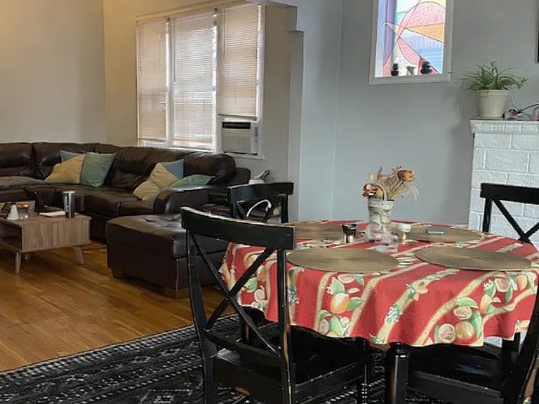 1613 N Newton St #A — Photo 5