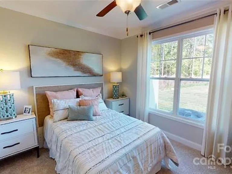 6090 Artigas Dr — Photo 4