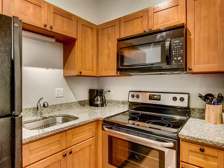 1814 S Desplaines St #1F — Photo 7