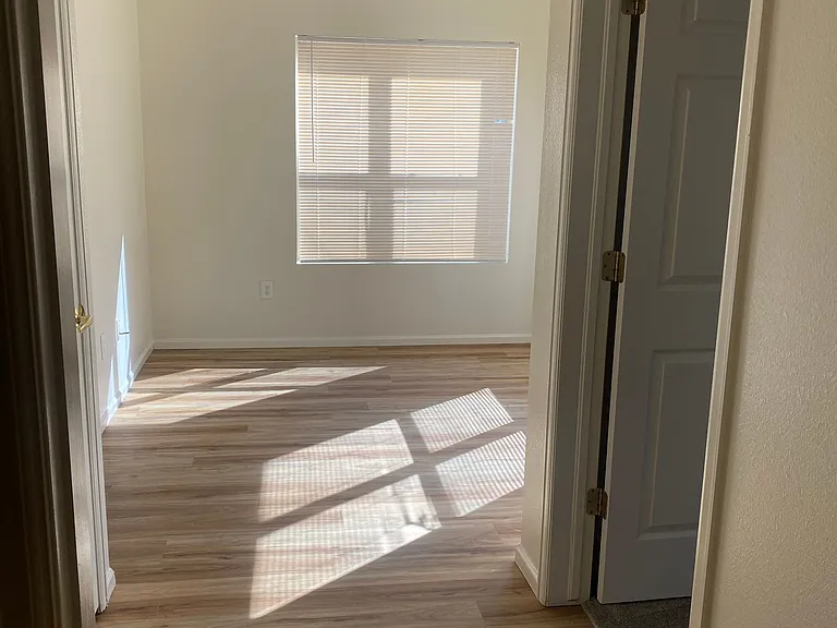 2541 S Bahama Cir #B — Photo 14