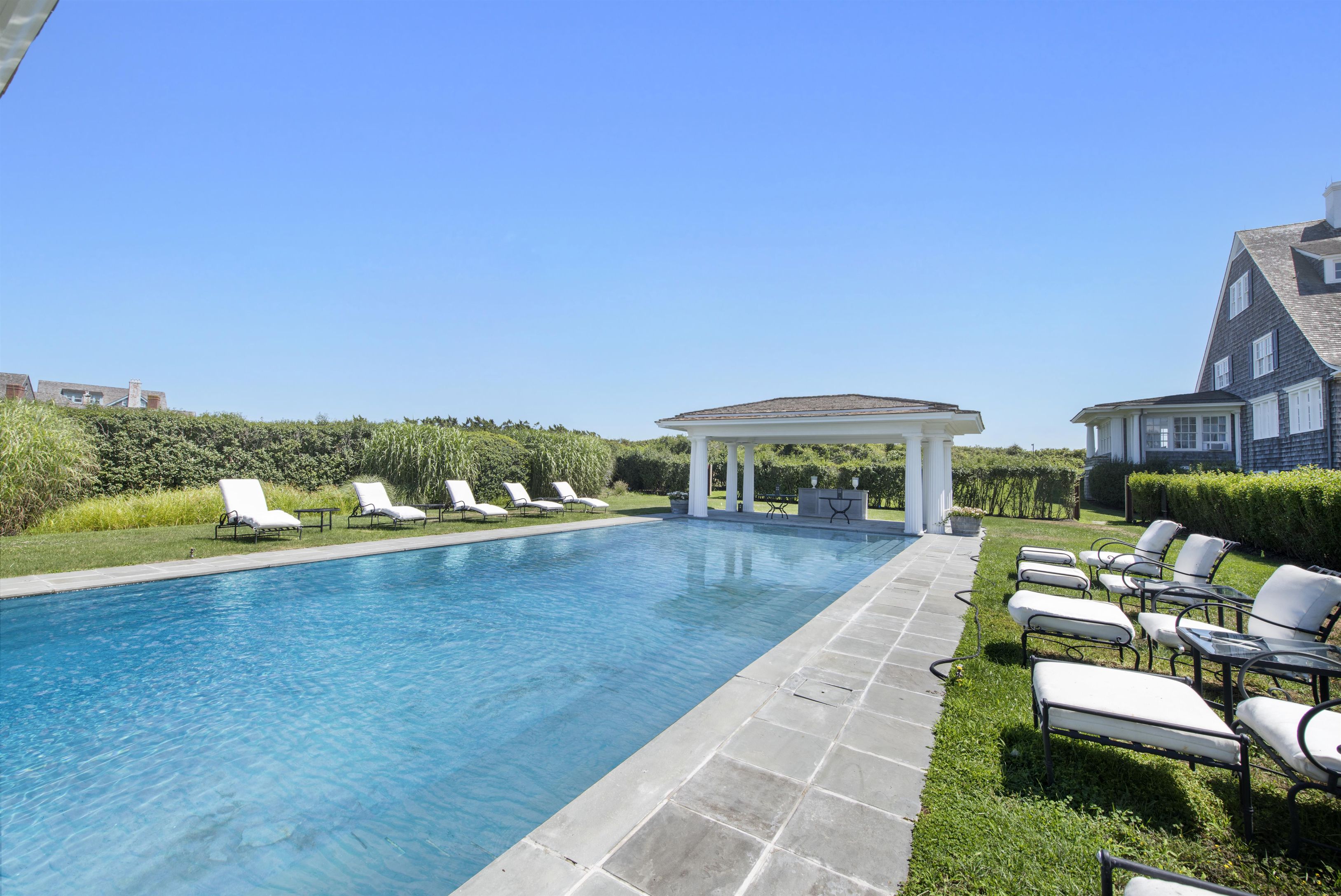 376 Gin Ln, Southampton, NY 11968 Out East