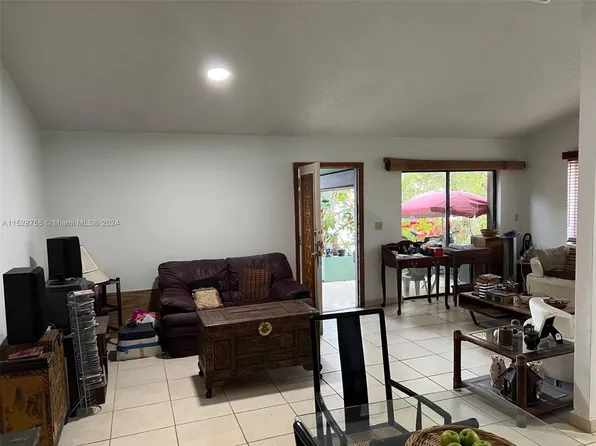 13823 SW 23rd Ter, Miami, FL 33175