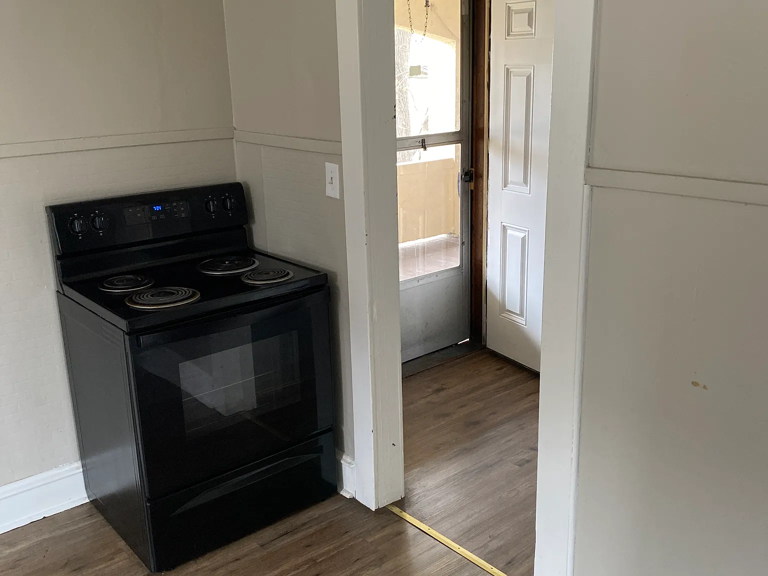 2 bed, 1699 sqft, $1,095 — Photo 2