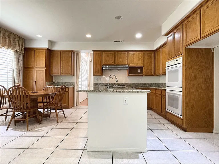 2712 Westbourne Pl — Photo 28