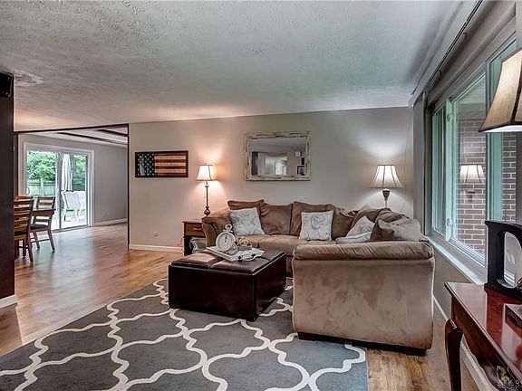 3rd image of 2512 Marscott Dr