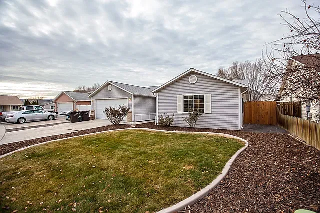 471 Gunnison Way