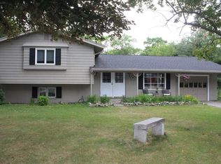 9 Oak Ter W, Bellingham, MA 02019