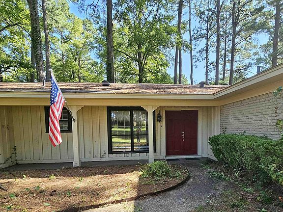 3rd image of 1608 S Lakewood St