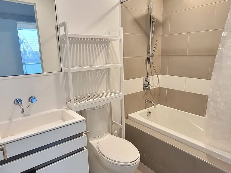 197 Yonge St #2909 — Photo 13