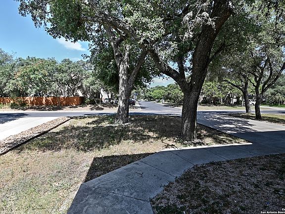 4th image of 8922 BEAUDINE AVE