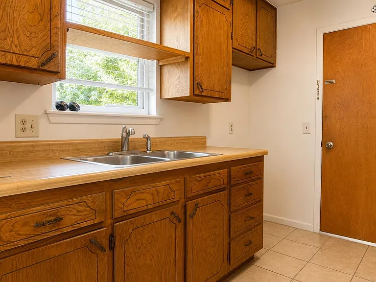 2312 Reilly Rd — Photo 14