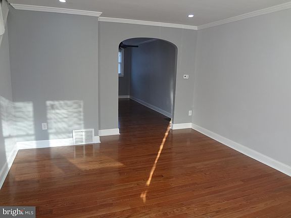 2nd image of 3617 Stanwood St