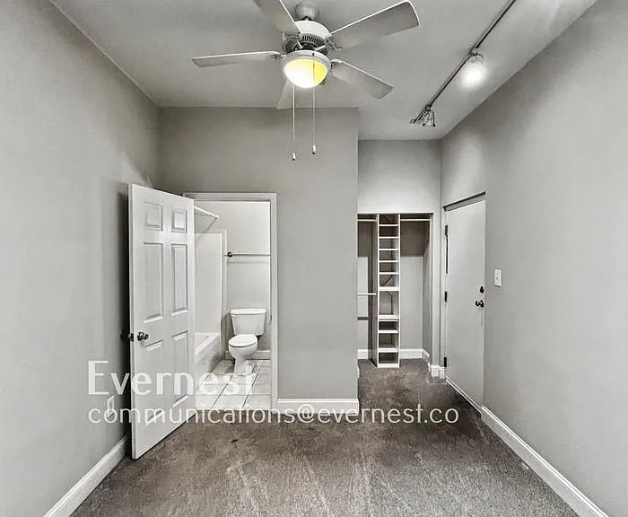 2418 E Franklin St #U104 — Photo 10