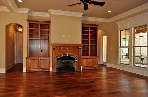4th image of 2 Chapel Creek Ln