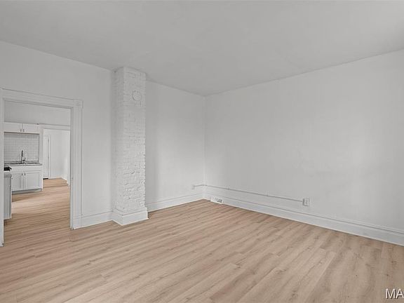 3rd image of 2026 McLaran Ave