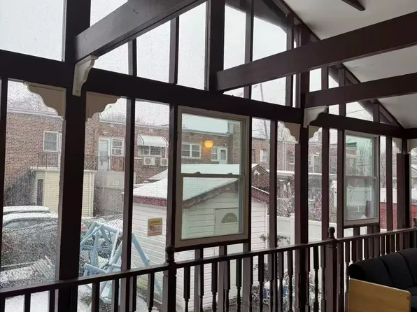 4725 208th St #2, Bayside, NY 11361