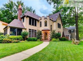 225 W Dartmouth Rd, Kansas City, MO 64113