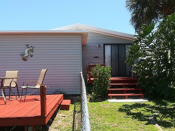 5th image of 471 Papaya Cir