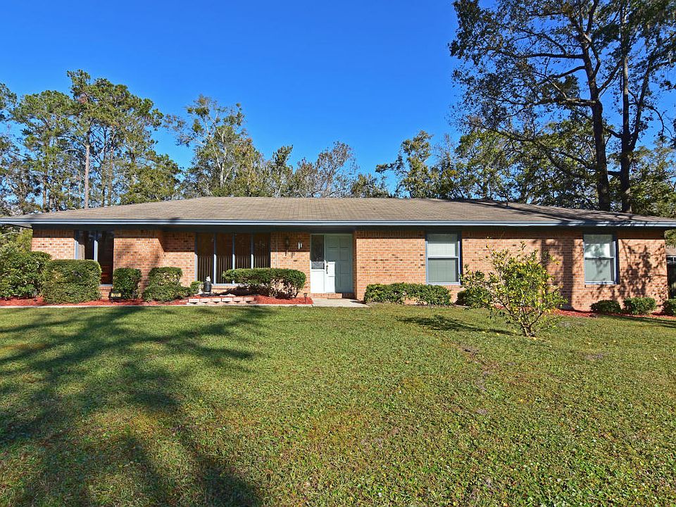 1st image of 727 Winfred Dr N