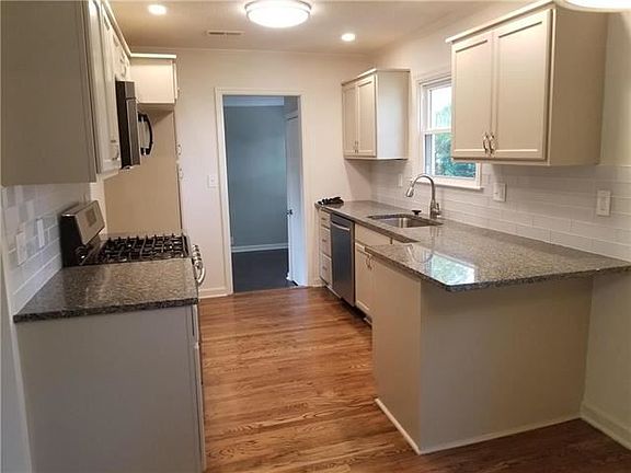 5th image of 2606 W 50th Ter