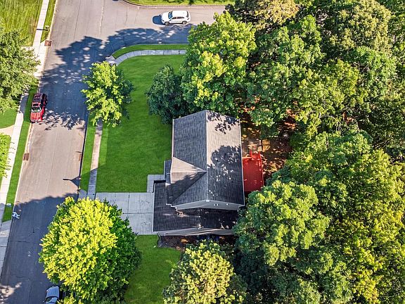 4th image of 125 Woodberry Dr