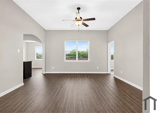 3 bed, 1592 sqft, $2,450 — Photo 2