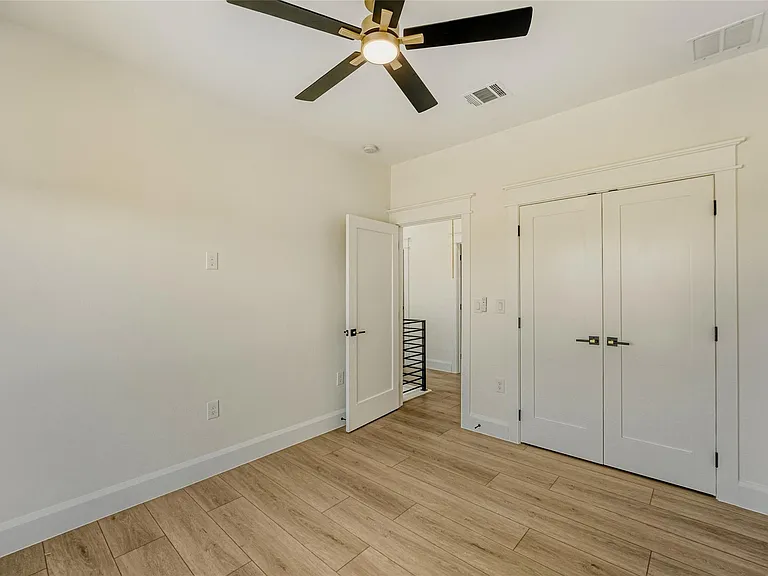 406 E Carrie Mnr — Photo 27