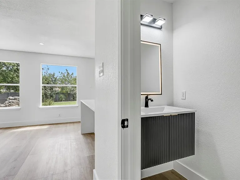 16803 Bailey Jean Dr — Photo 32