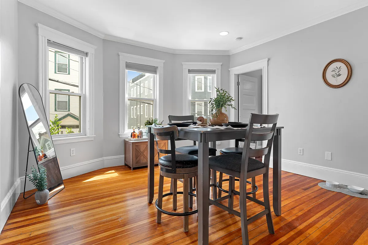 Building Photo - 22 Buttonwood St #1