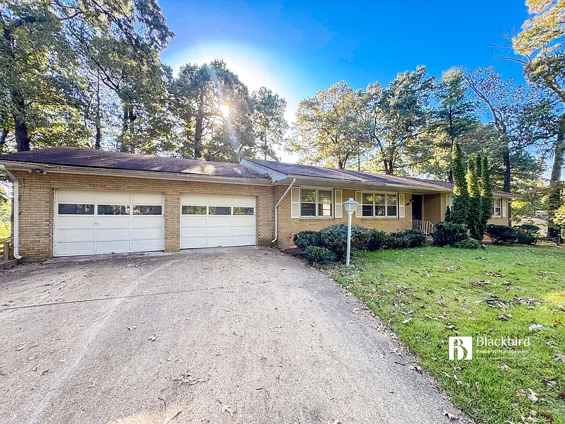4 bed, 3.0 bath, 2514 sqft, $3,400 — Photo 2
