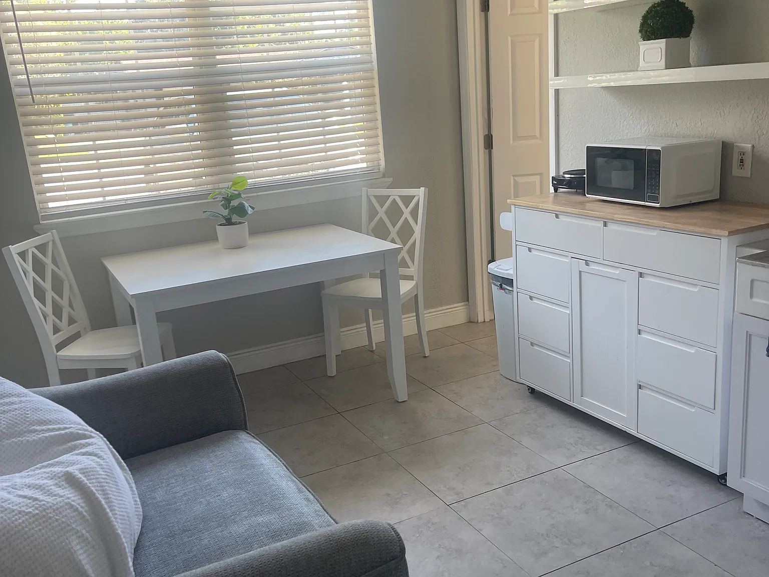 1 bed, 1100 sqft, $1,375 — Photo 4