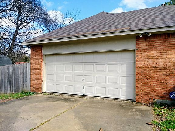 4th image of 6201 John Dunn Ct W