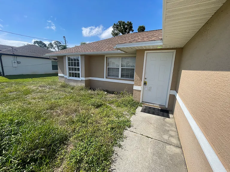 8259 Caloosa Rd — Photo 4