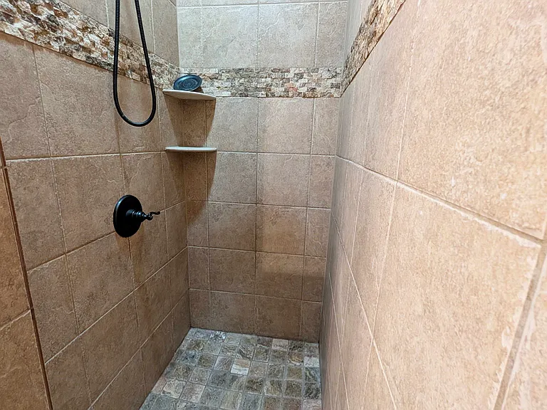 6405 Bent Wood Dr — Photo 13